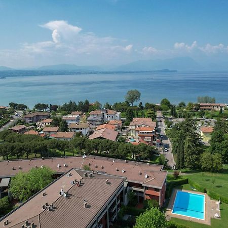 Breeze Apartment Desenzano del Garda Exterior foto