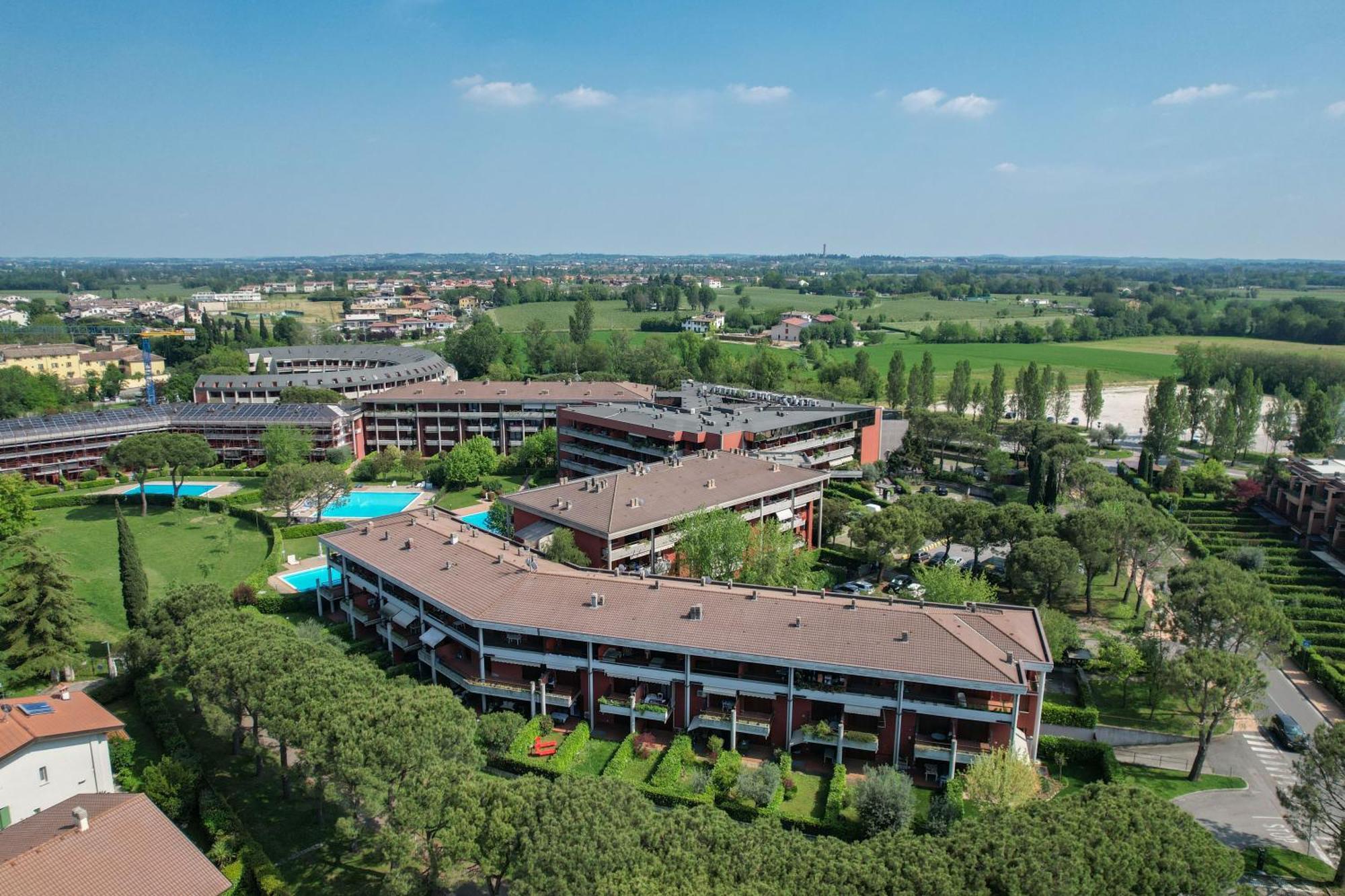 Breeze Apartment Desenzano del Garda Exterior foto